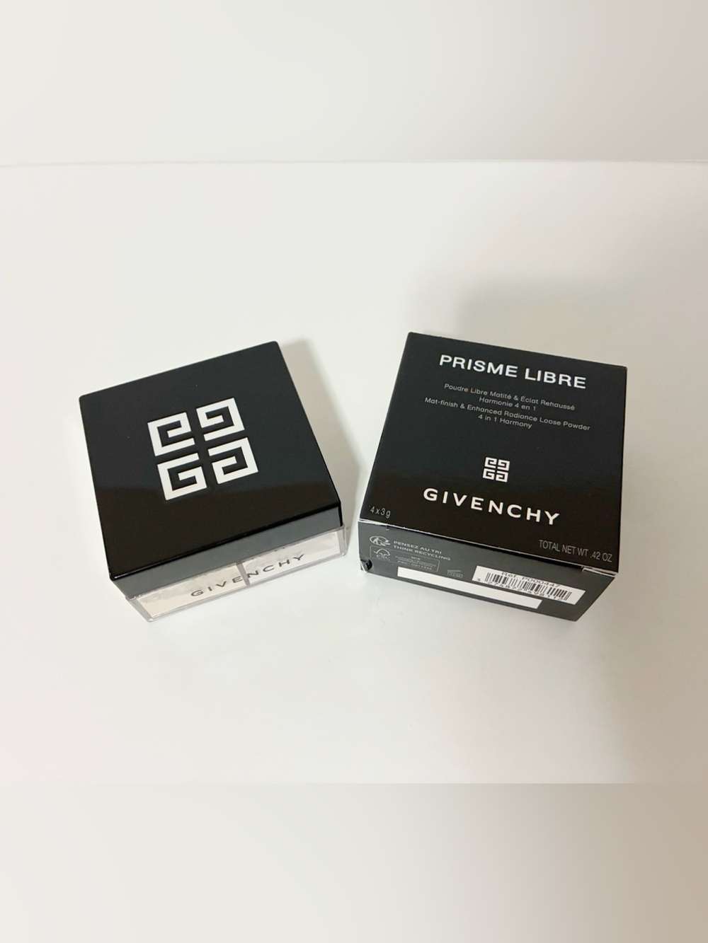 - 🌸New Givenchy Prisme Libre Loose Powder 4in1 shade 2 Satin Blanc
